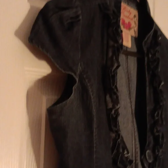 Dark Denim Ruffled Vest - Picture 5 of 11
